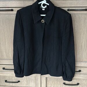 Vintage St John by Marie Gray Cape with one button Closure Size 14. Black